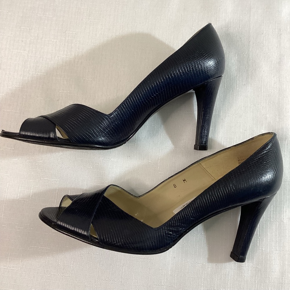 Etienne Aigner Women’s Navy Embossed Leather Peep Toe Heels Size 8 - Picture 7 of 14